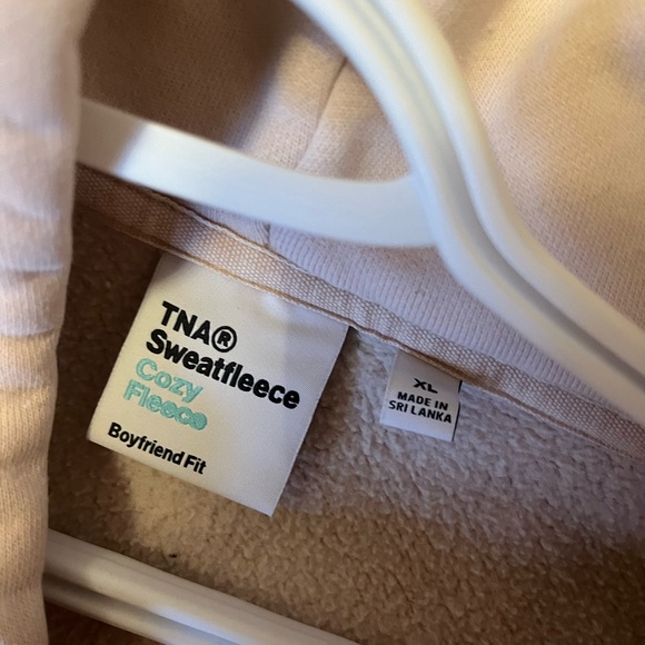 Light Pink Aritzia TNA Cozy Fleece Boyfriend Hoodie - Picture 4 of 4